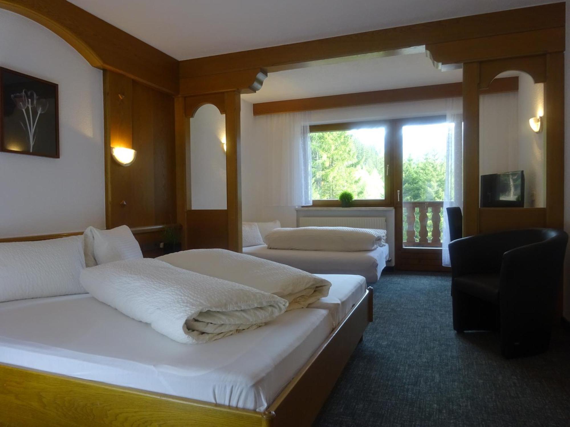 Tia Hotel 3*
